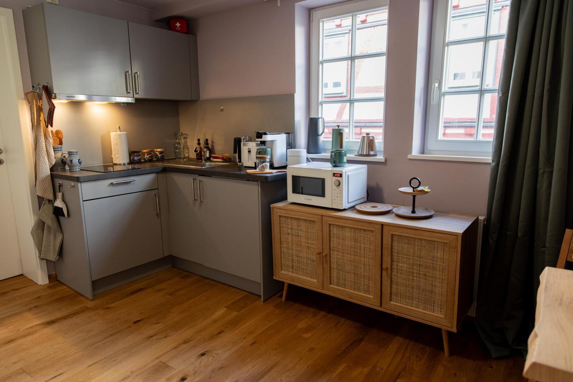 Altstadt Am Dom Wetzlar, 1 Zi, Kueche, Bad Mit Parkplatz Am Grundstueck Apartment
